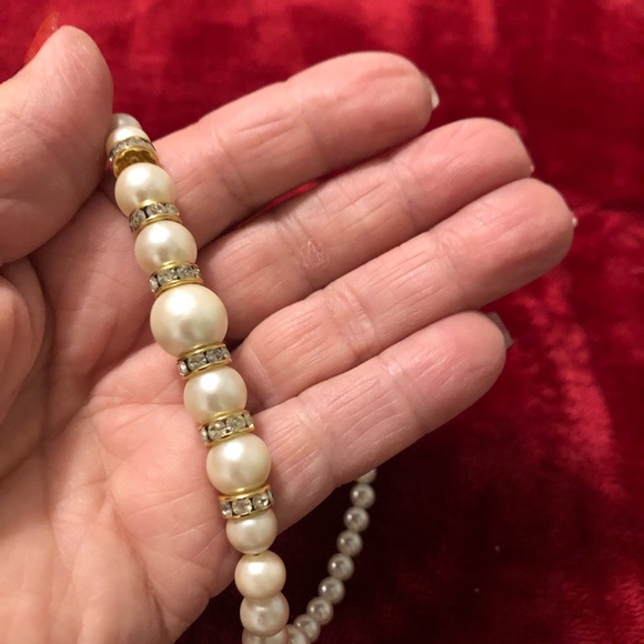 Vintage Gold Tone Napier Signed Faux Pearl Necklace - Picture 2 of 3